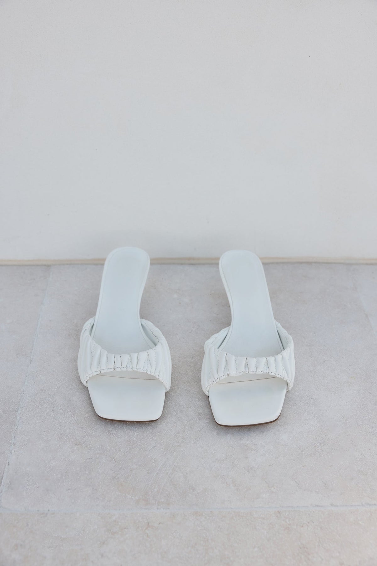 Pilar Heel White